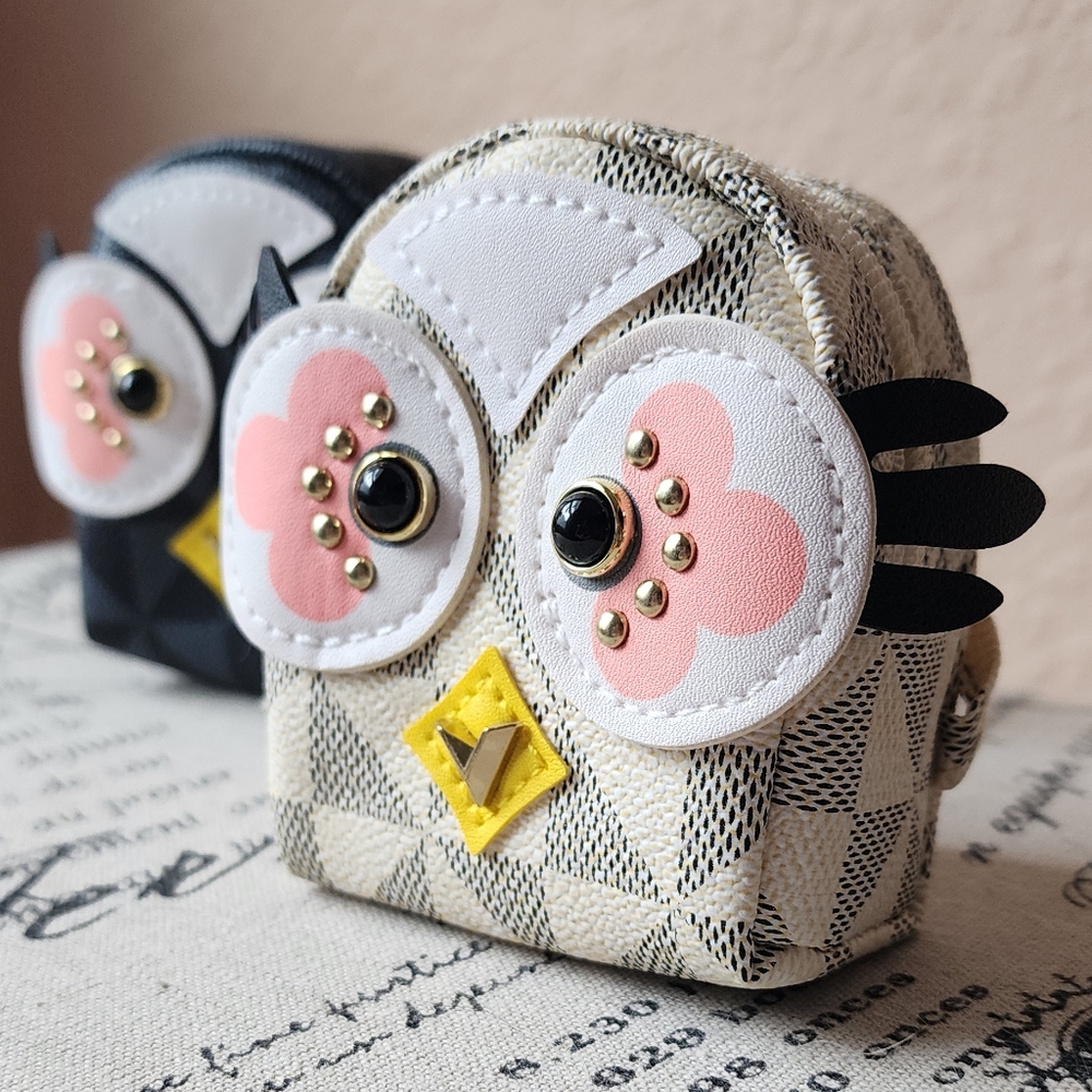 Checkered Beige Owl Coin Purse Key Chain